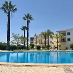 Beautiful With Shared Pool,vila Da