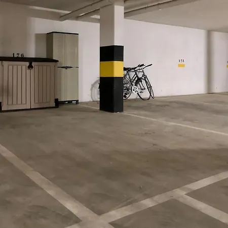 Beautiful With Shared Pool,vila Da אלבור