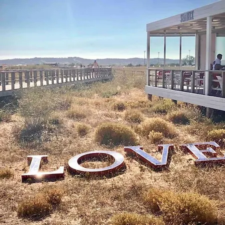 דירה Beautiful With Shared Pool,vila Da אלבור