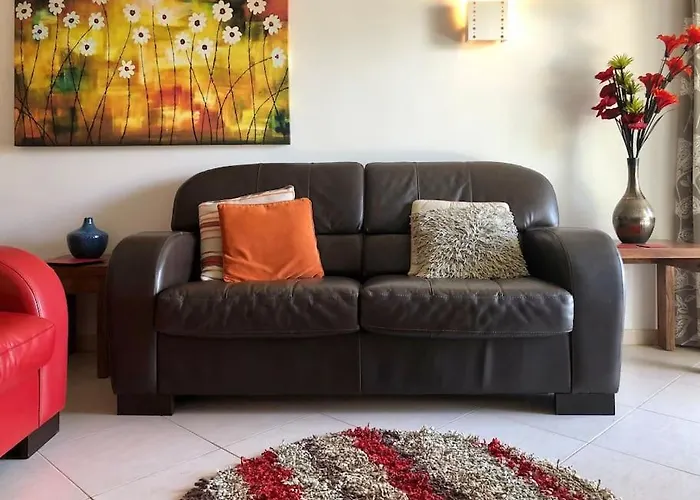 Beautiful With Shared Pool,vila Da אלבור