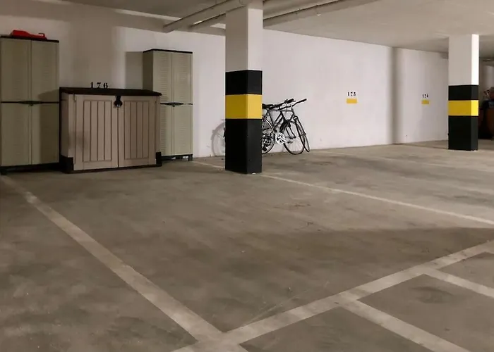 Beautiful With Shared Pool,vila Da אלבור