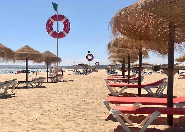 דירה Beautiful With Shared Pool,vila Da אלבור