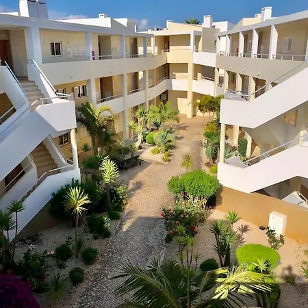 Beautiful With Shared Pool,vila Da *