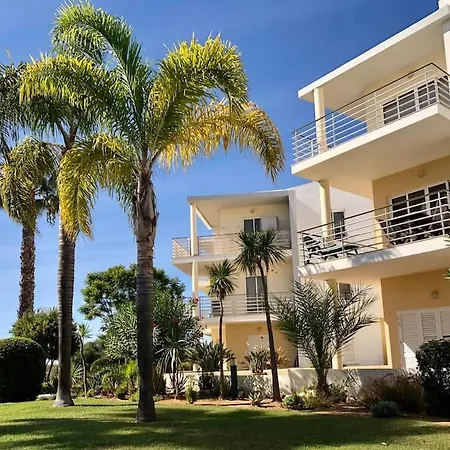 Beautiful With Shared Pool,vila Da Apartment